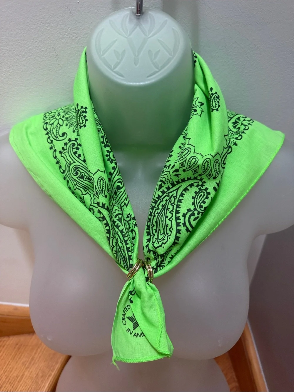 VTG Neon Lime Green Paisley Bandana | Fast Color USA Made 50/50 Cotton Poly Y2K